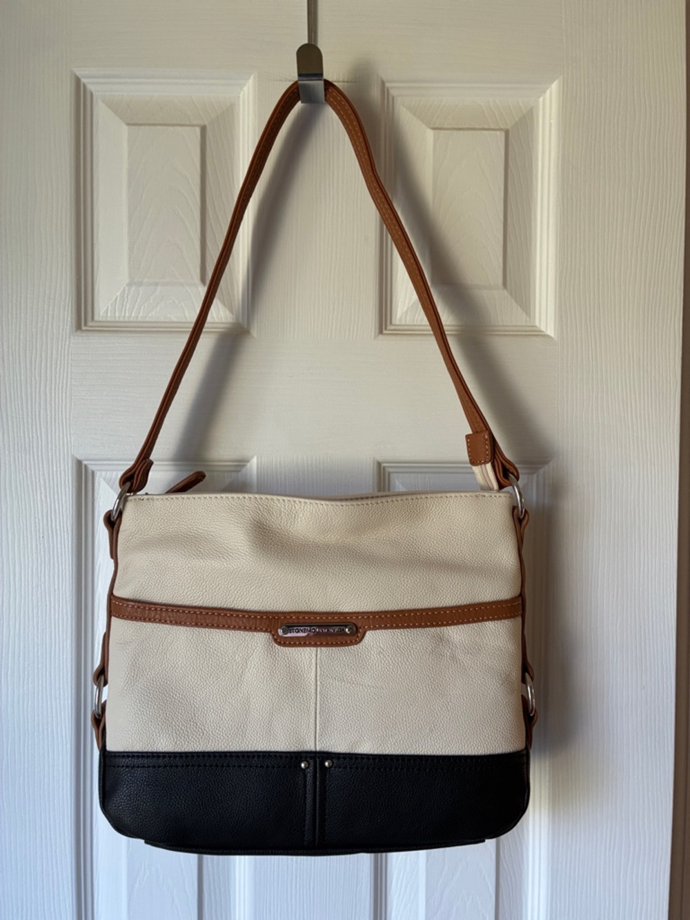 Stone Mountain Accessories Cream, Black & Brown Shoulder Bag
